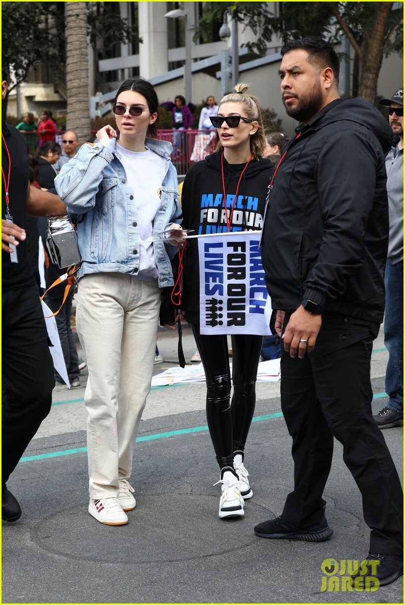 kendall jenner hailey baldwin march for our lives 13
