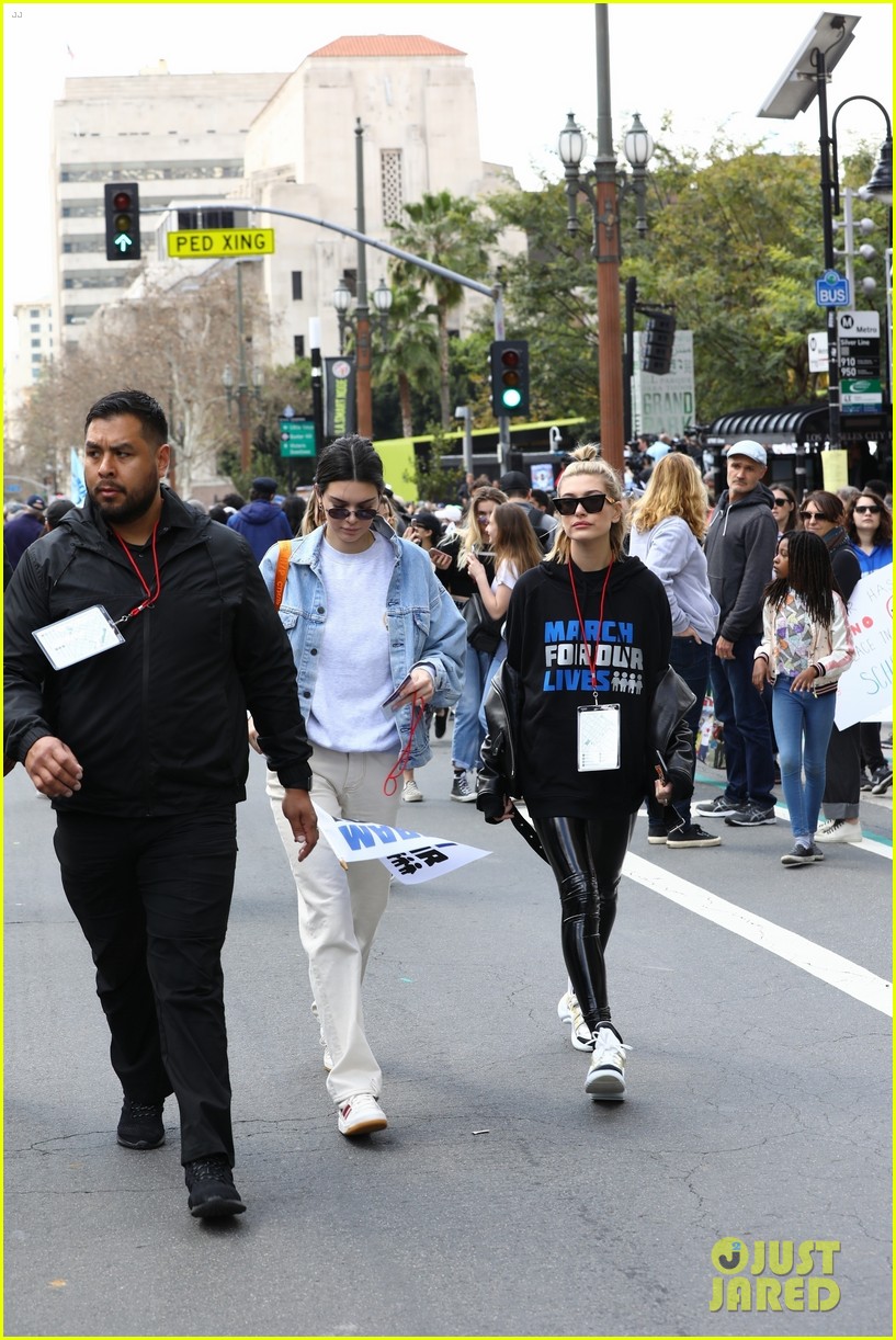 kendall jenner hailey baldwin march for our lives 24