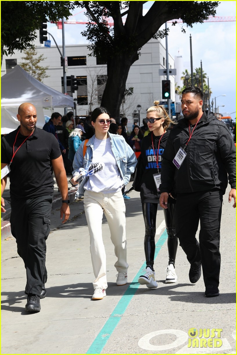 kendall jenner hailey baldwin march for our lives 35