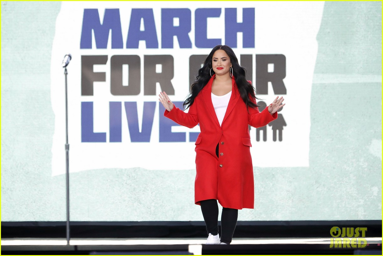 demi lovato march for our lives 02