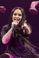 demi lovato thanks fans for saving her life in tearful speech 07