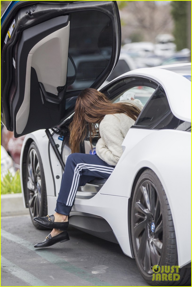 sofia richie was spotted driving one of the coolest cars 02