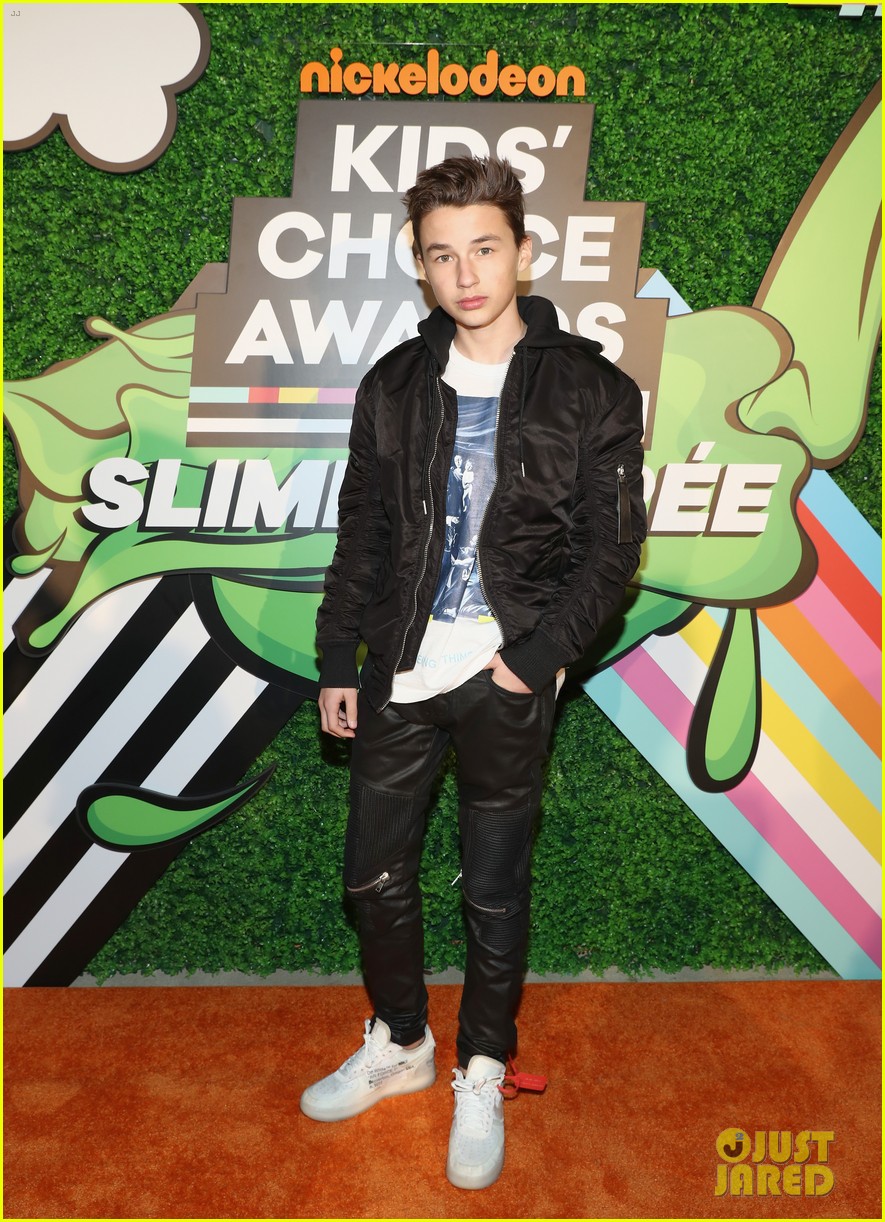 kendall schmidt teala dunn lilimar and more team up for kids choice awards slime soiree 25