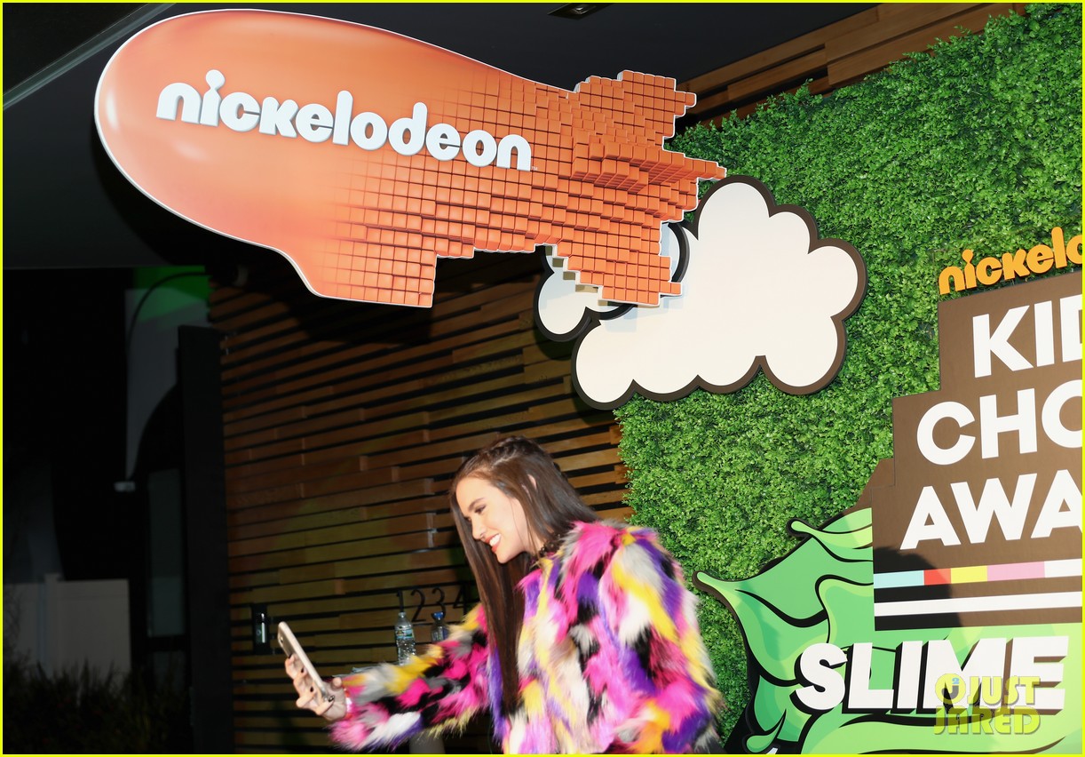 kendall schmidt teala dunn lilimar and more team up for kids choice awards slime soiree 42