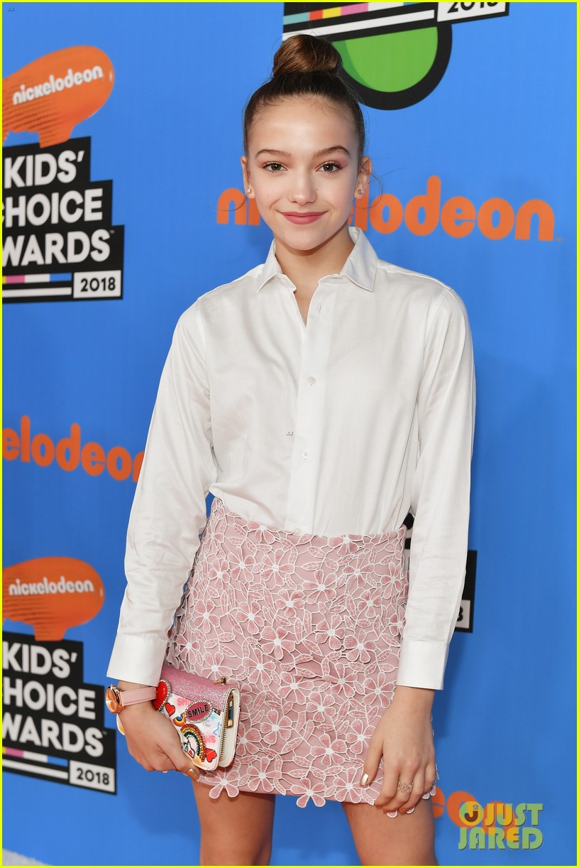 nia sioux is red hot at kids choice awards 2018 04