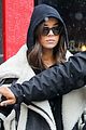 hailee steinfeld braves the snow during lunch in new york city 08