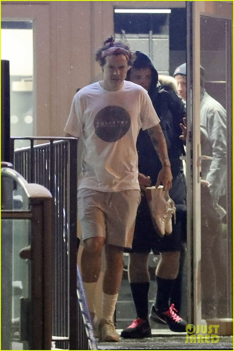 harry styles hits  the gym before announcing new gucci campaign2 02