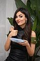 victoria justice dancing mochi opening party 09
