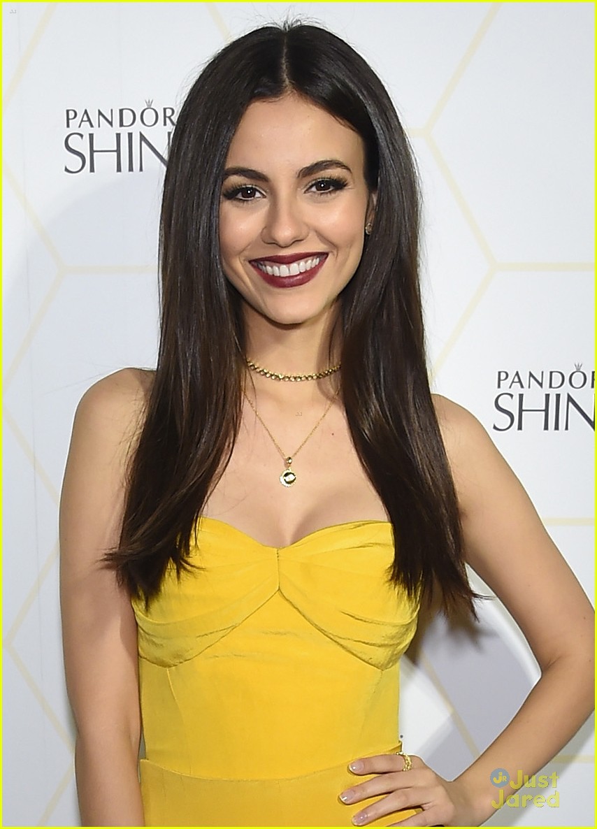 victoria justice pandora event walkout inspired 03