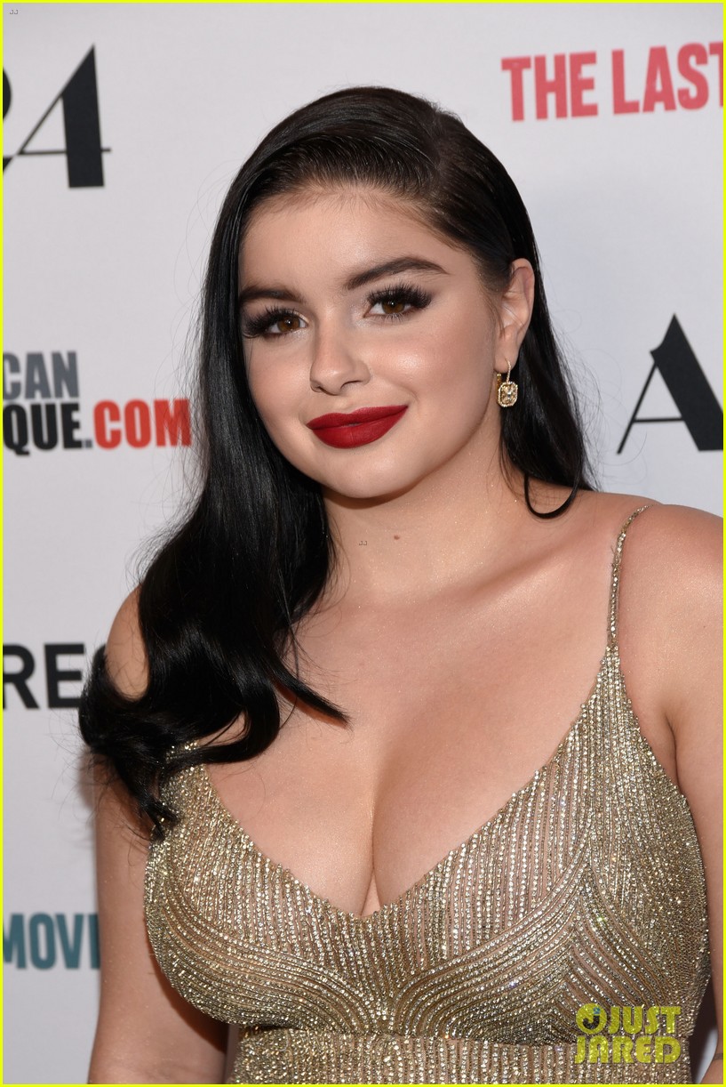 ariel winter channels old hollywood for last movie star premiere 18