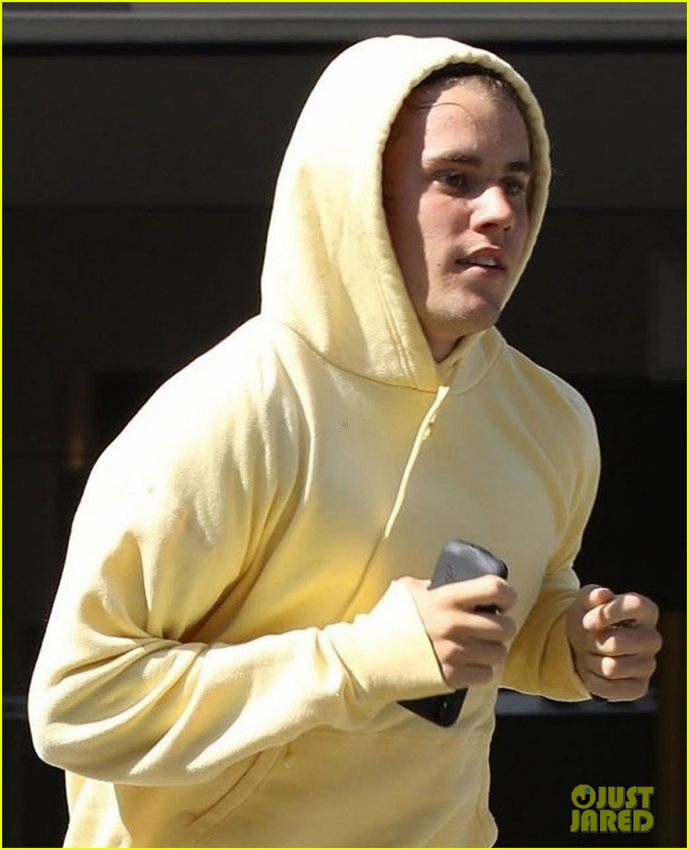 justin bieber goes for a jog after his epic taco bell run 05