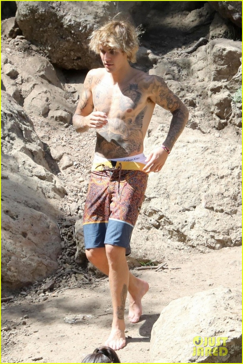 justin bieber goes shirtless loses a shoe in malibu 05