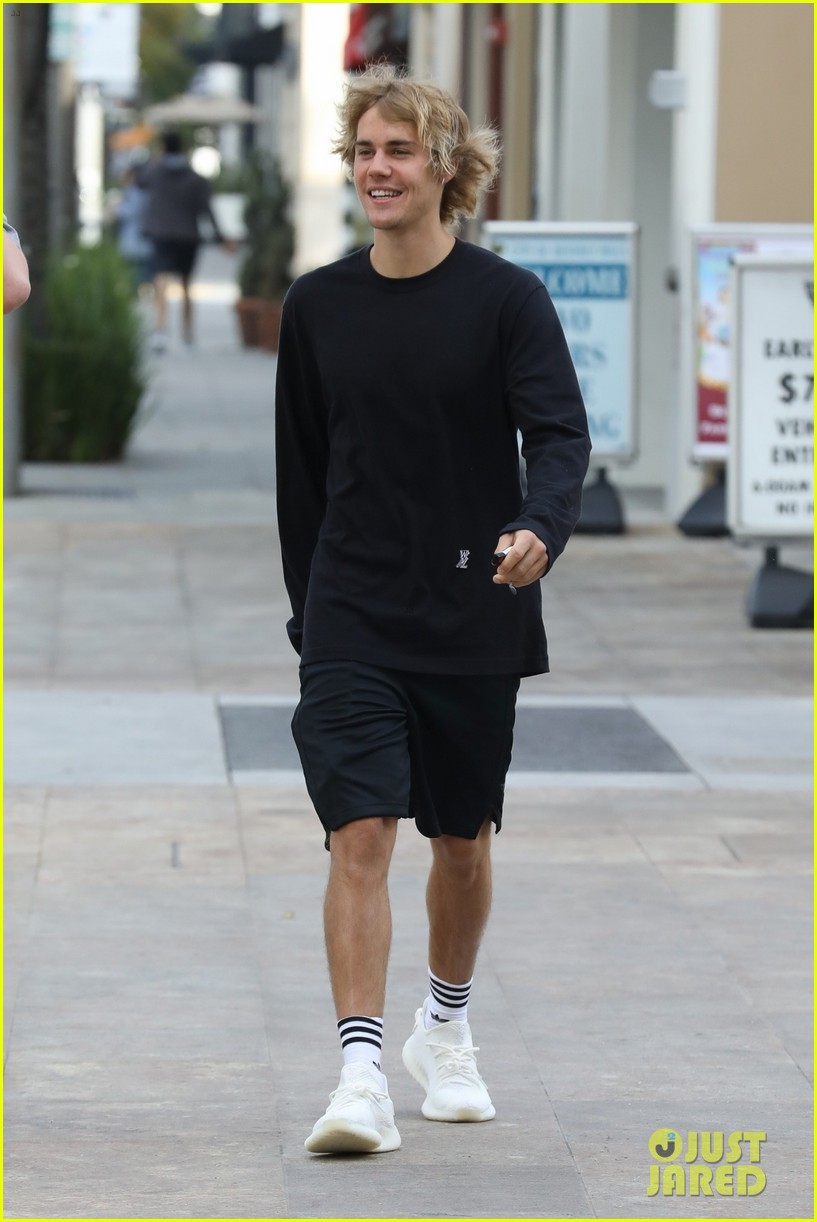 justin bieber kicks off his weekend with soulcycle workout 05