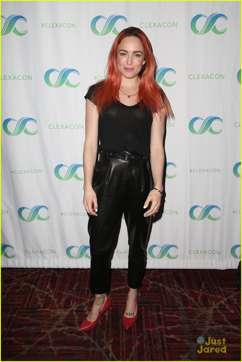 Caity Lotz & Chyler Leigh Reunite at ClexaCon in Las Vegas: Photo 1152834 |  caity lotz, Chyler Leigh, Rachel Skarsten Pictures | Just Jared Jr.