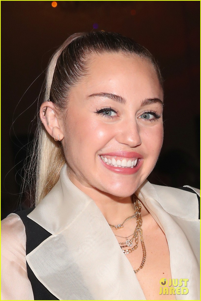 miley cyrus attends my friends place charity gala in la 08