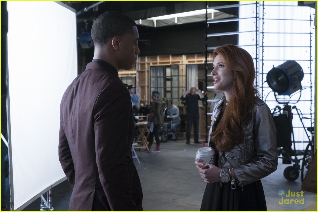 famous in love paiges choice bella thorne talks 18
