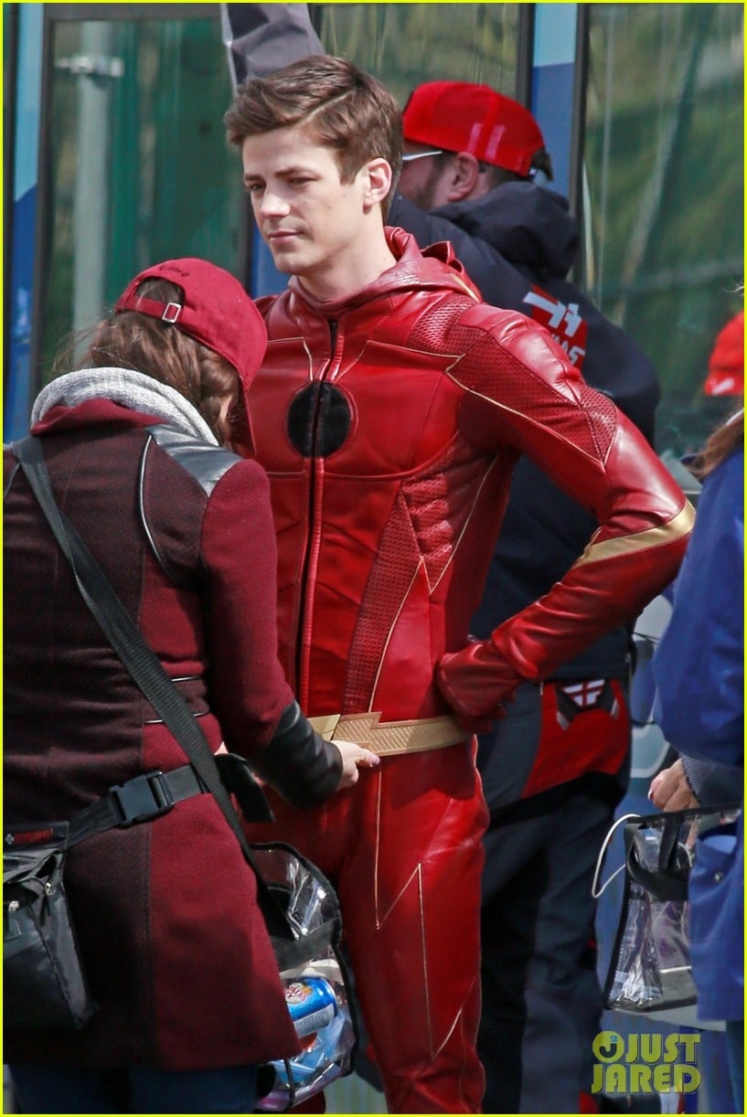 grant gustin suits up for the flash season finale 05
