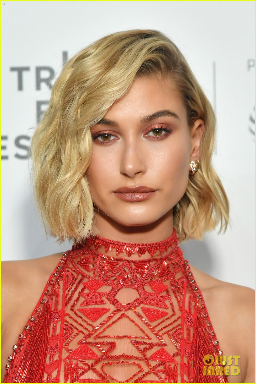 hailey baldwin reveals she went to same middle school as jonas brothers 03