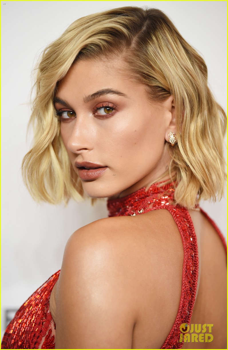 hailey baldwin reveals she went to same middle school as jonas brothers 06
