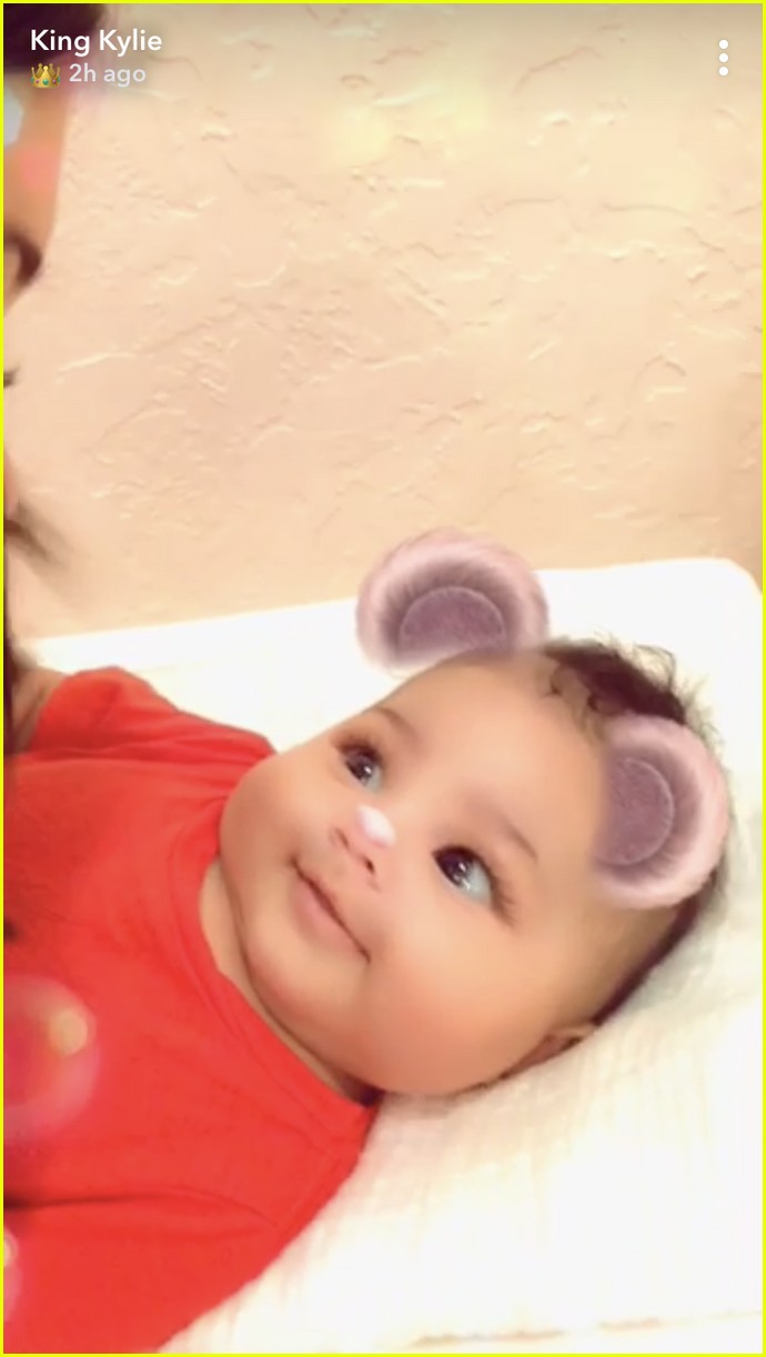 kylie jenner shares super cute stormi videos on snapchat 04