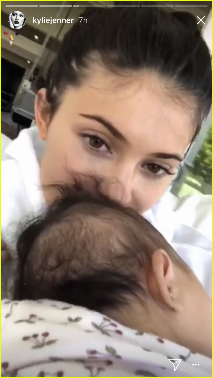 kylie jenner goes makeup free with sleeping stormi in adorable new photos 02