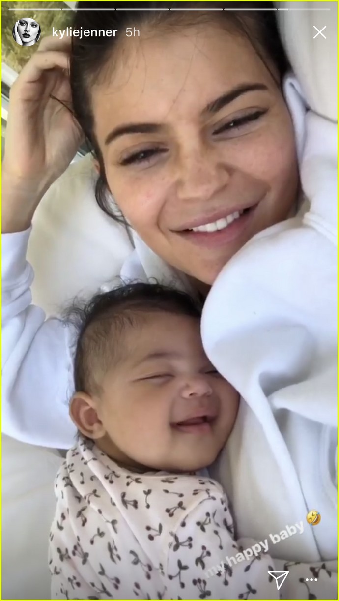 kylie jenner goes makeup free with sleeping stormi in adorable new photos 06