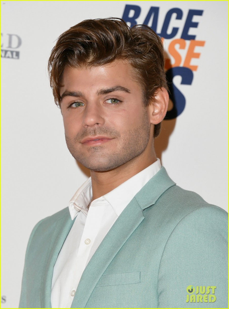 victoria justice aly michalka and garrett clayton keep it chic at race to erase ms gala 32