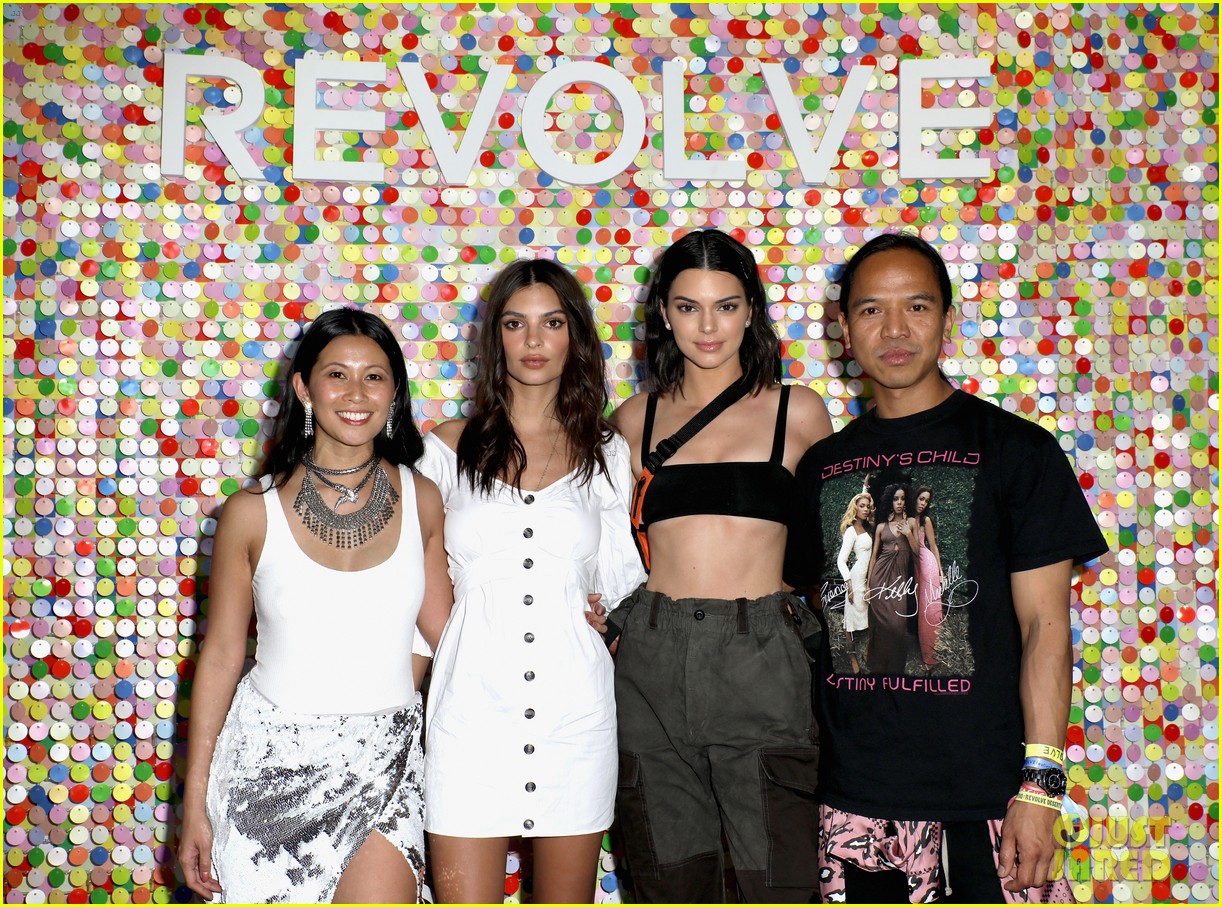 kendall jenner flaunts abs at coachella party 18