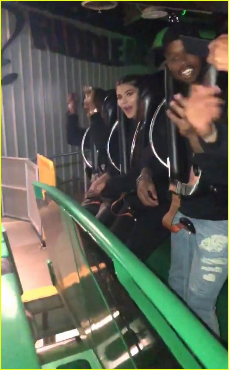 kylie jenner rented out six flags for travis scott birthday 07