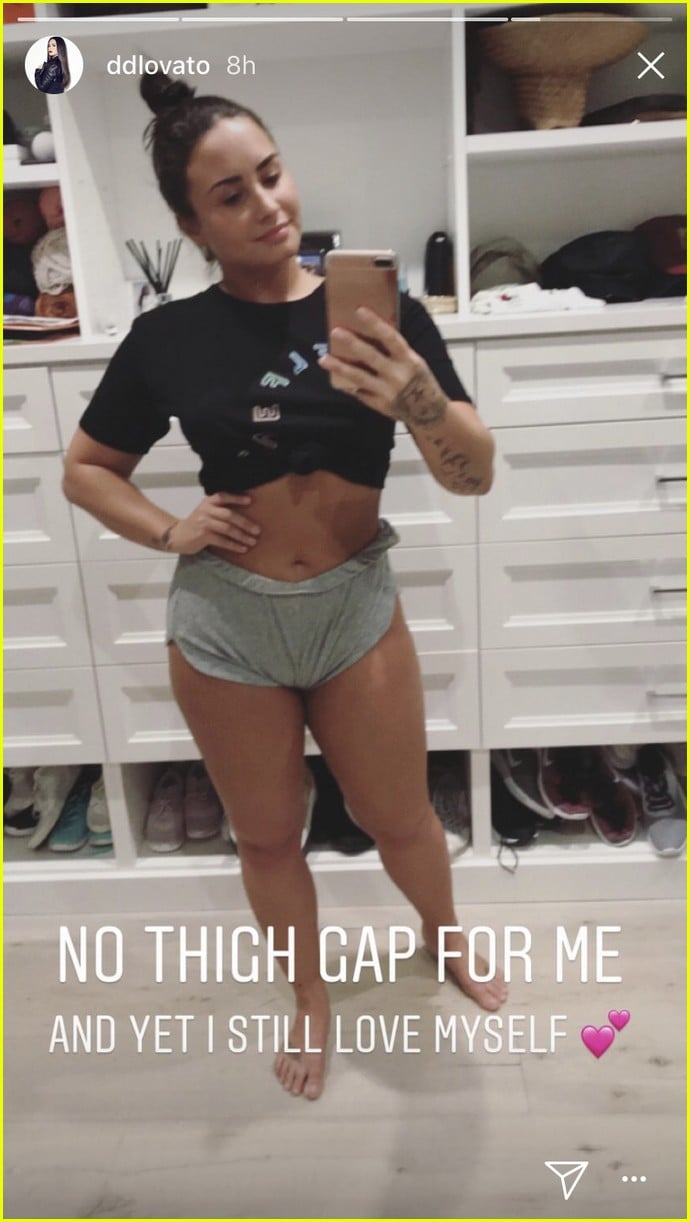 demi lovato shares pics of stretch marks and cellulite to promote self love 05