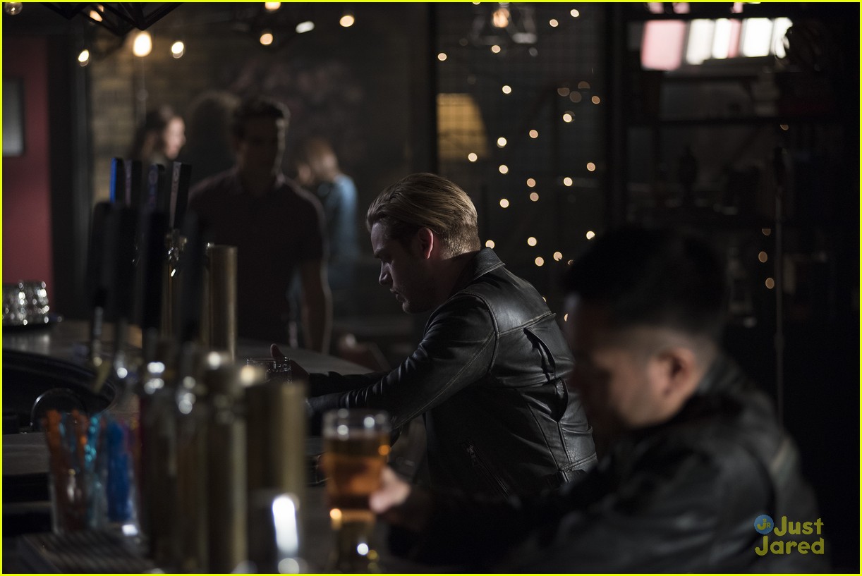 shadowhunters malec move in stronger heaven stills 18