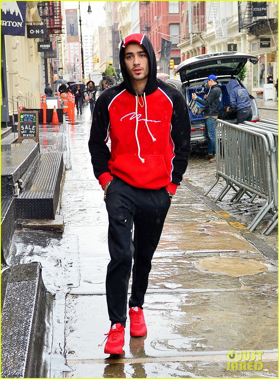 zayn malik leaves gigi hadids apartment in same clothes as day before 01