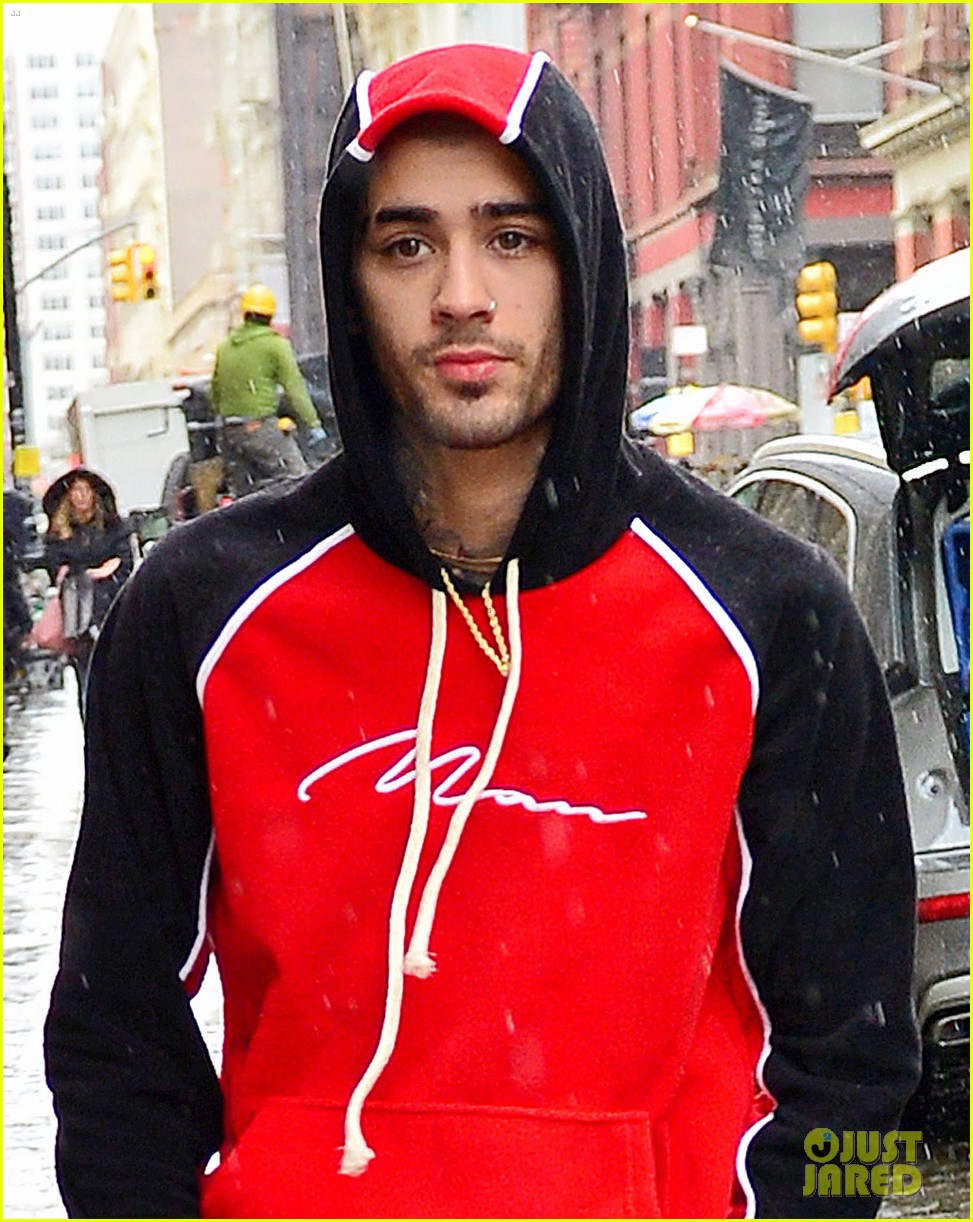zayn malik leaves gigi hadids apartment in same clothes as day before 05