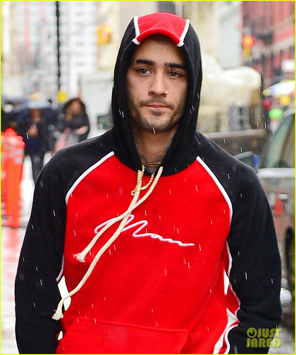 zayn malik leaves gigi hadids apartment in same clothes as day before 06