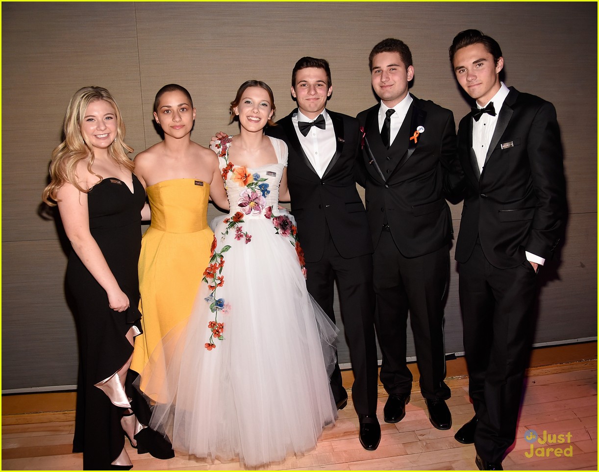 millie bobby brown meets parkland students time gala 03