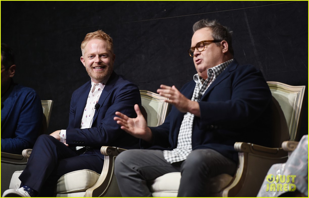 modern family cast teams up for fyc event in hollywood 07