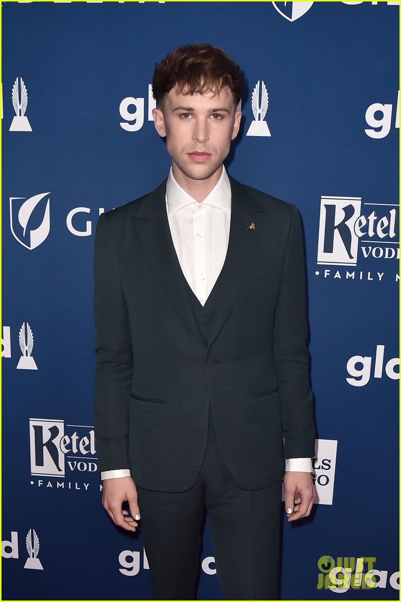 chloe moretz tommy dorfman step out in style for glaad media awards 03