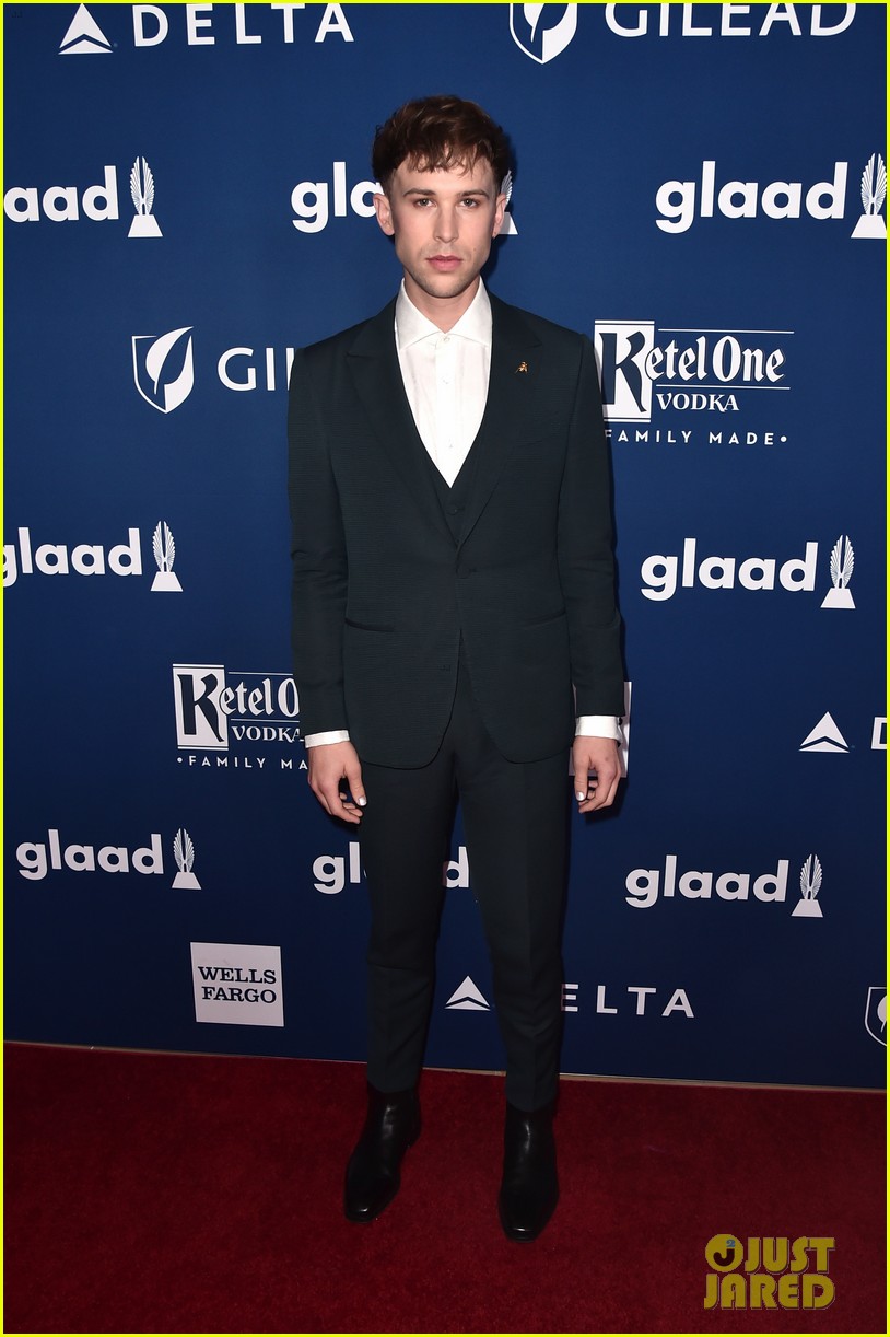 chloe moretz tommy dorfman step out in style for glaad media awards 12