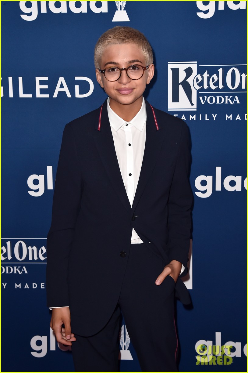 chloe moretz tommy dorfman step out in style for glaad media awards 18