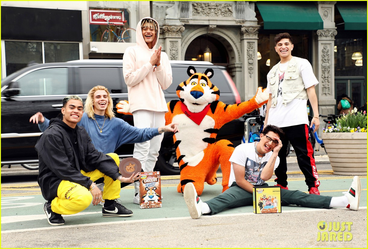 prettymuch recreate beatles abbey road photo tony the tiger 05