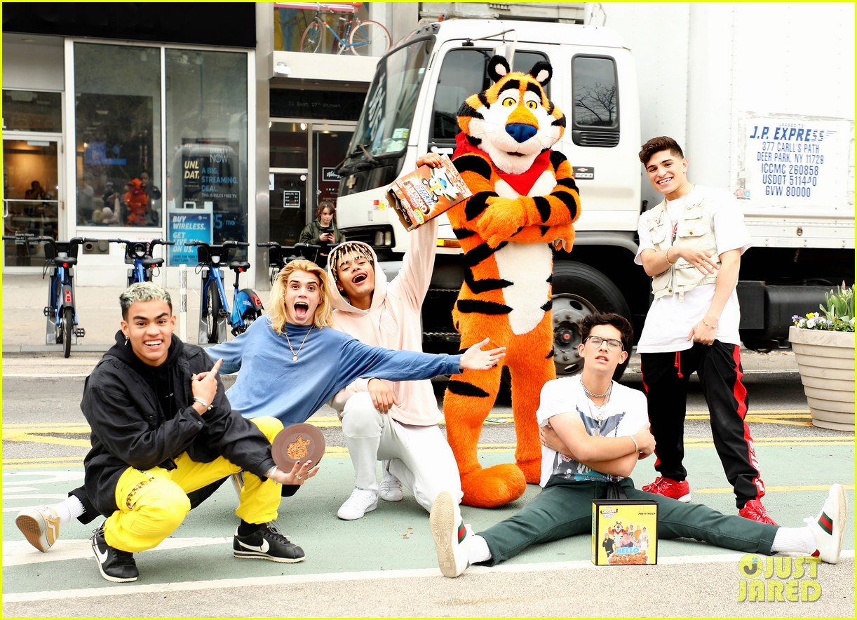 prettymuch recreate beatles abbey road photo tony the tiger 06