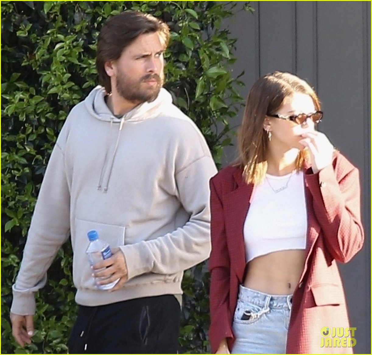 sofia richie and scott disick couple up for beach day 02