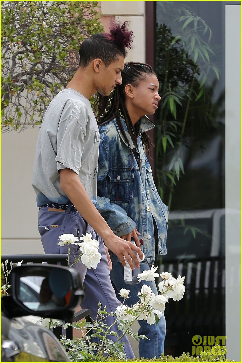willow smith and tyler cole step out ahead of his love at first fight music video screening 02