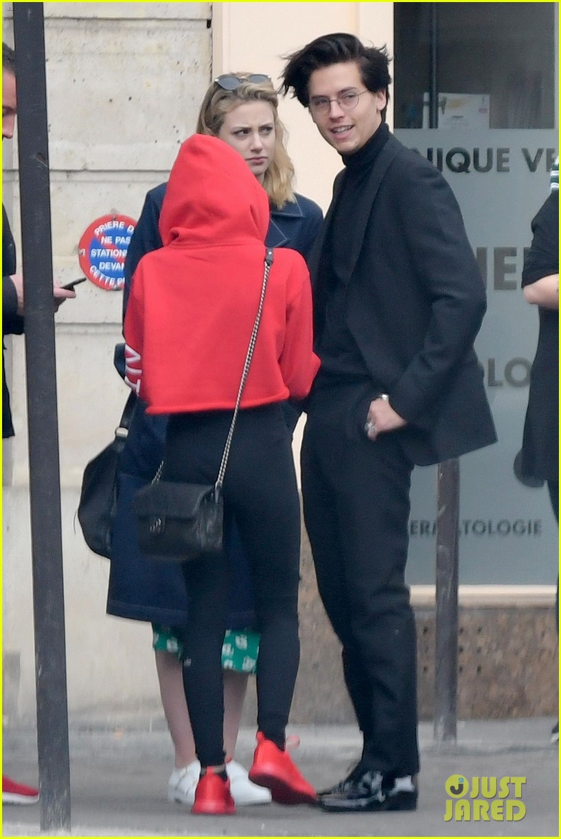 cole sprouse lili reinhart spotted kissing in paris 48