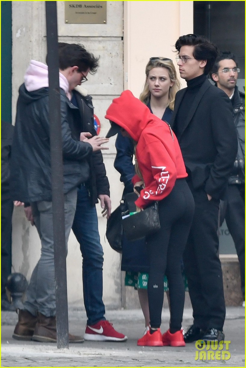 cole sprouse lili reinhart spotted kissing in paris 49