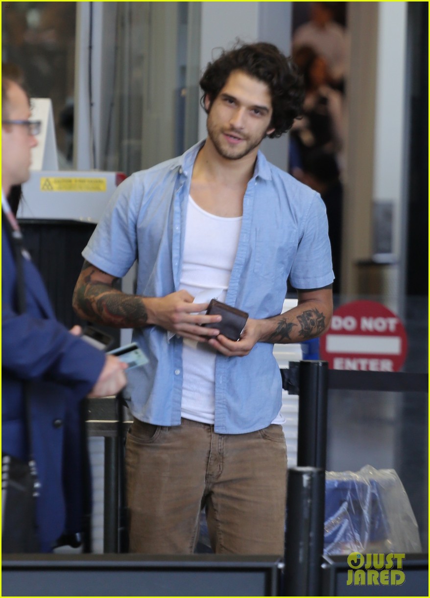 tyler posey has gotten bored with acting 01