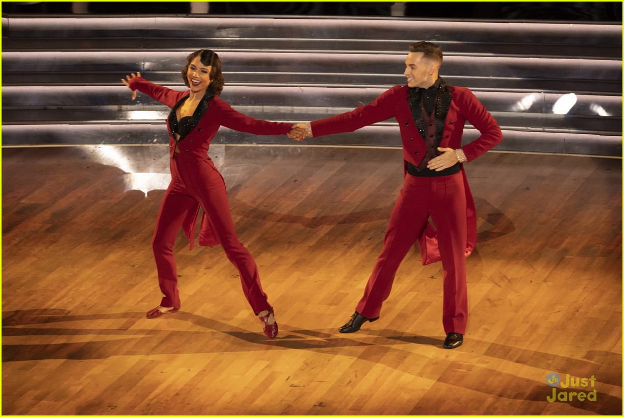 adam rippon jenna johnson connected forever dwts win 28