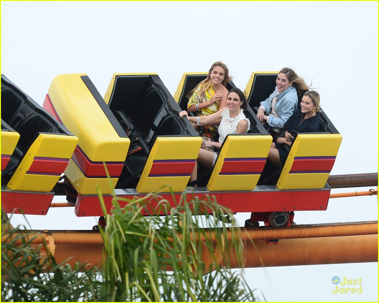 bailee olivia storm daisy marc jacobs event rollercoaster ride 04