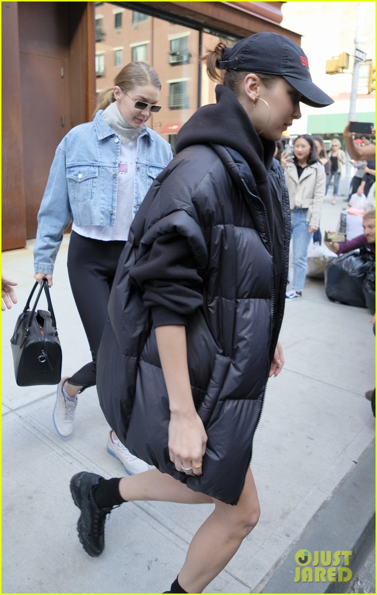 bella hadid hangs out with out with big sis gigi in nyc 03