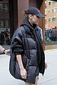 bella hadid hangs out with out with big sis gigi in nyc 08